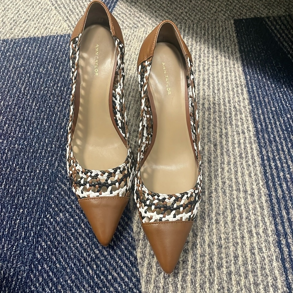 Ann Taylor Pumps Size 8